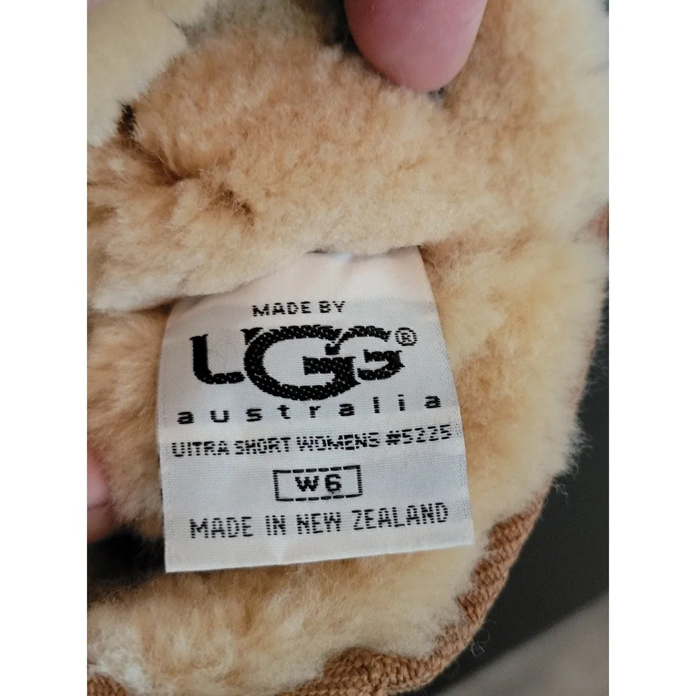 UGG Australia Classic Short Chestnut Suede Sheepskin Boots Brown Women Lug Sole